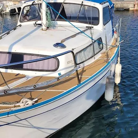 Bateau-hôtel Bateau De Plaisance Cerbere